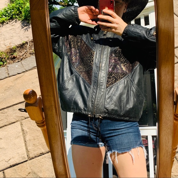 Genuine Butter Leather Black Vintage Bomber Jacket - Picture 4 of 17